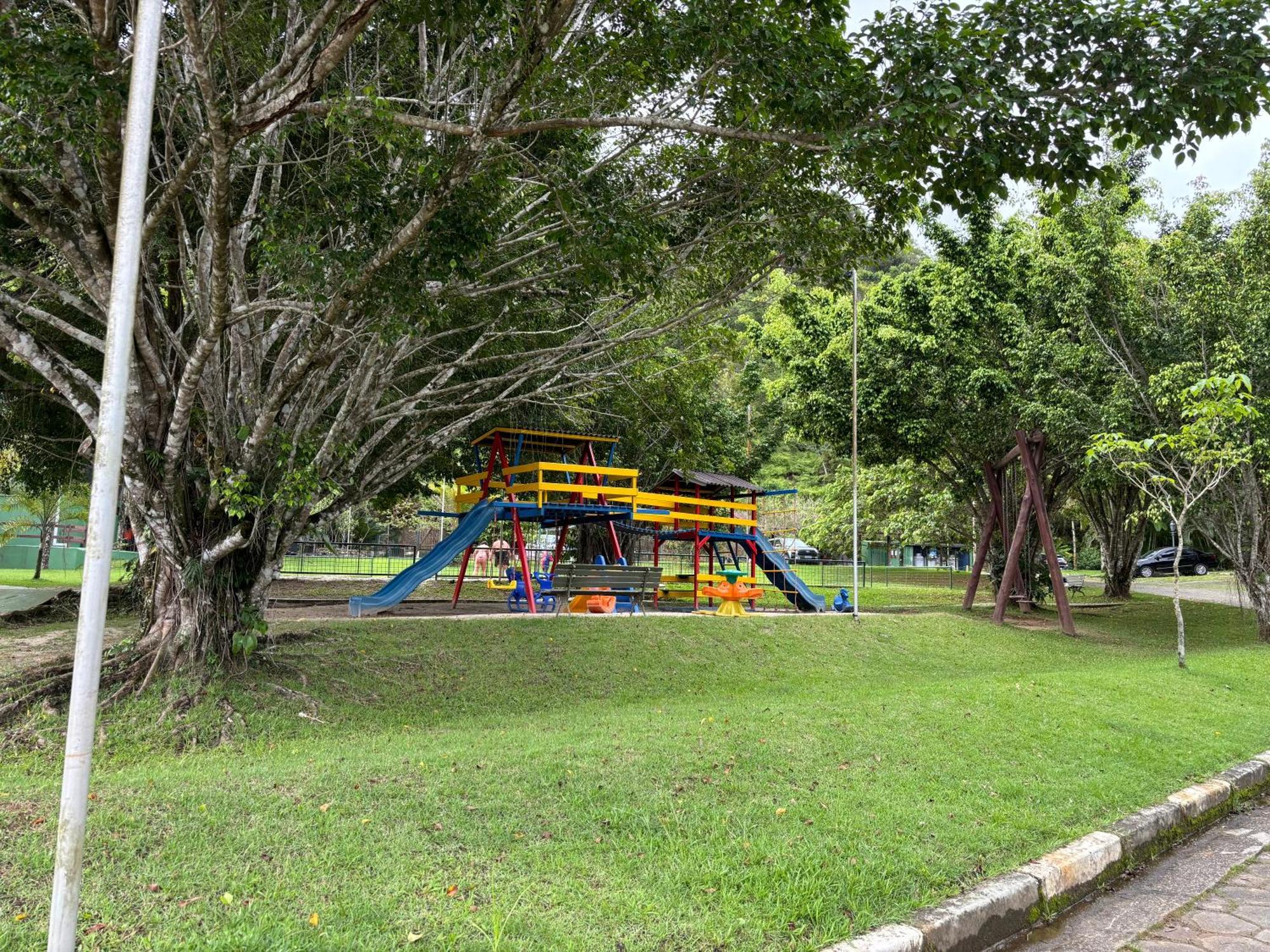 Condominio Com Muita Diversao Toninhas أوباتوبا المظهر الخارجي الصورة