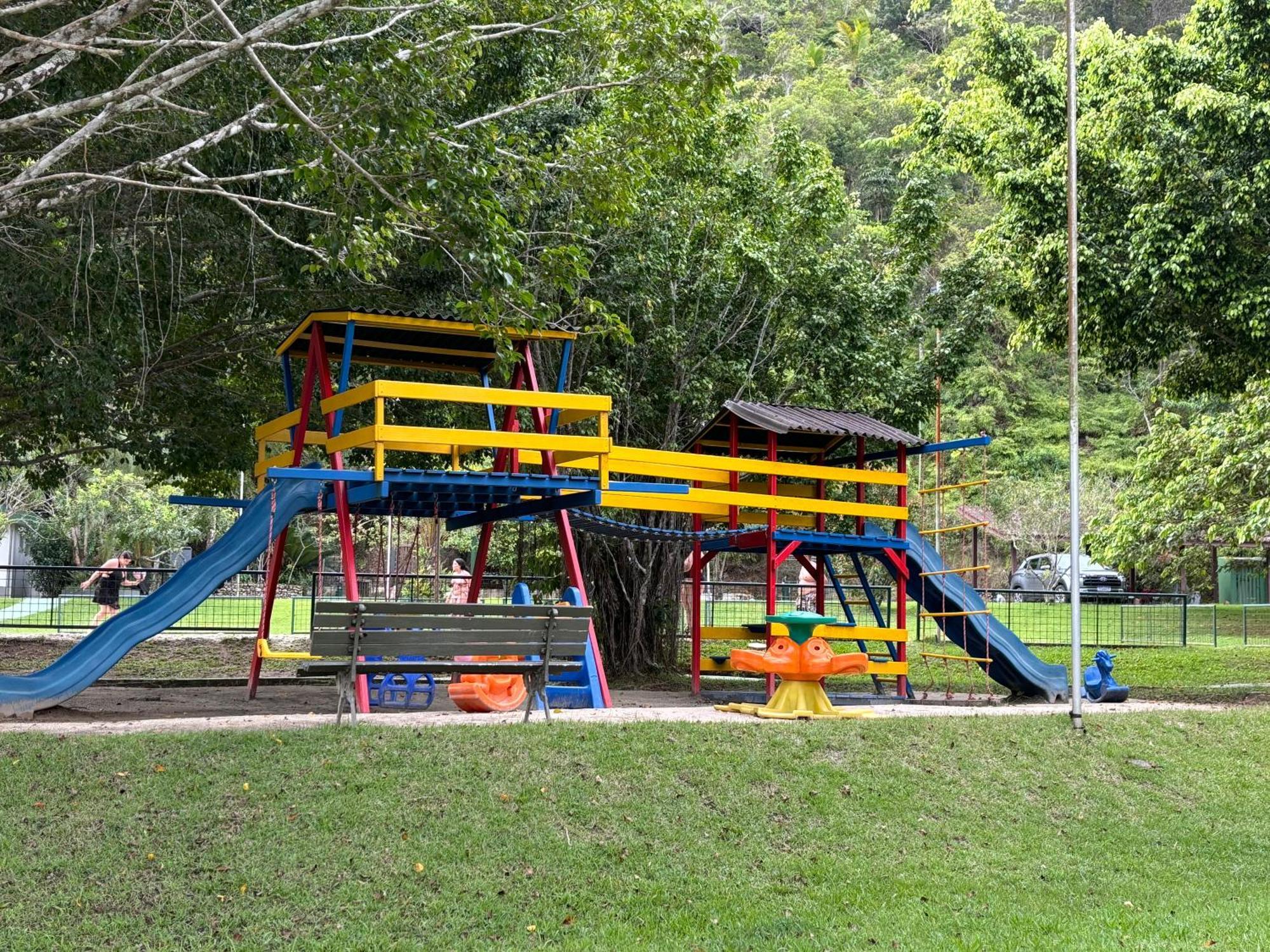 Condominio Com Muita Diversao Toninhas أوباتوبا المظهر الخارجي الصورة